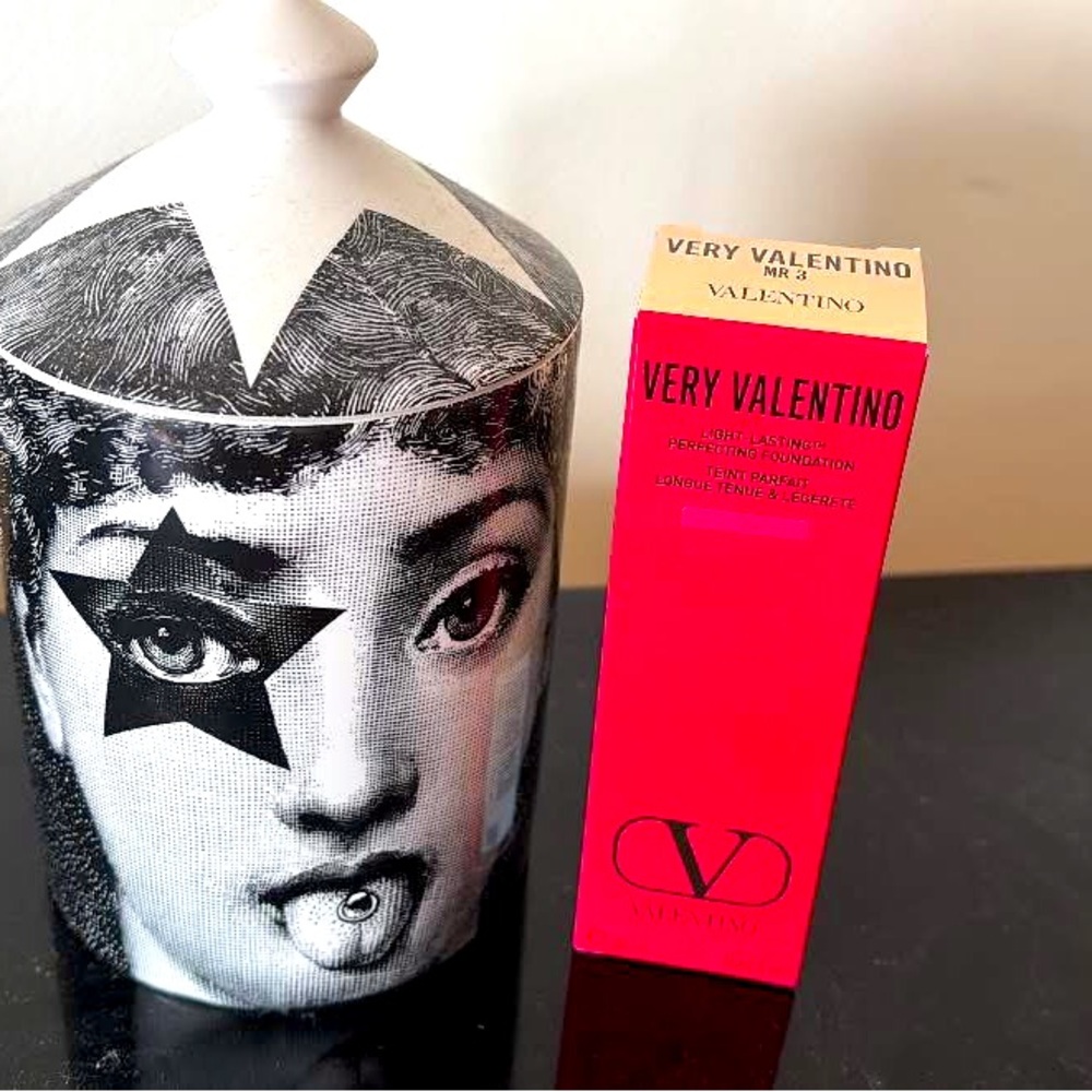 BNIB Very Valentino Light Lasting Perfecting Foundation - MR3